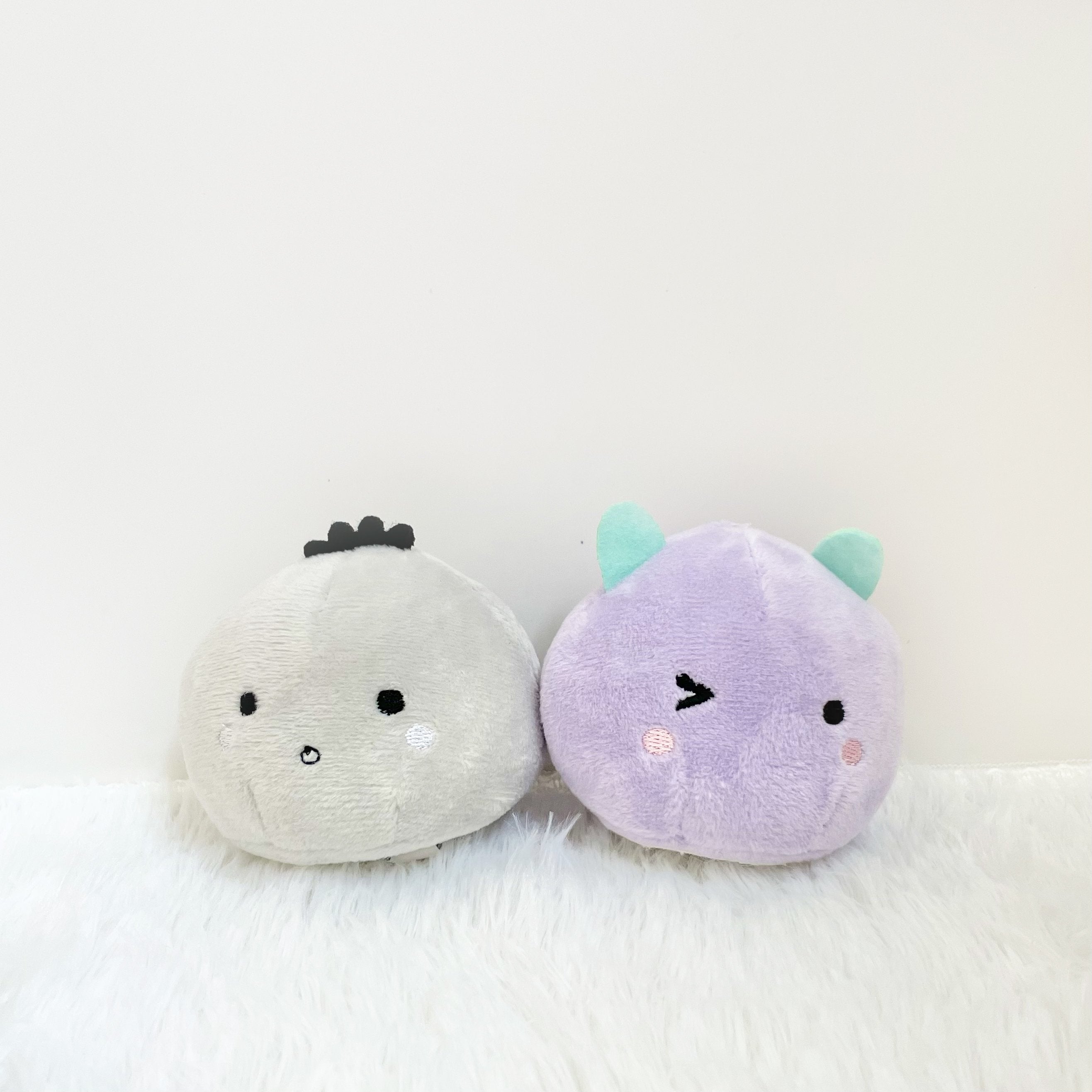 Hey Cuzzies Mochi Monsters Grey & Purpur Dog Toy